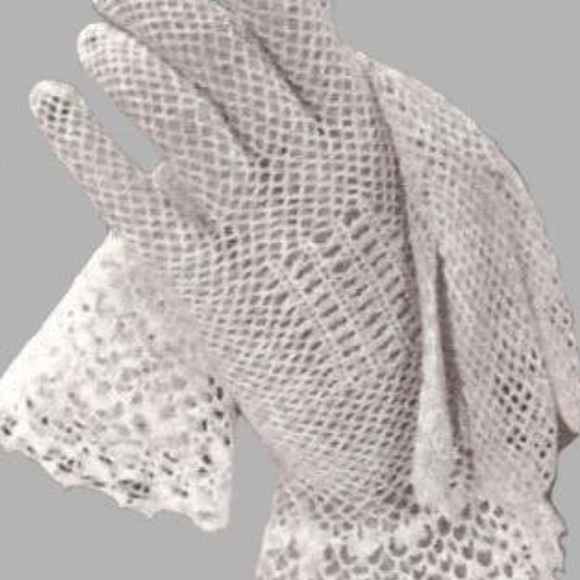 Vintage 1940s Crochet Lace Bridal gloves
- - Picture 8 of 8
